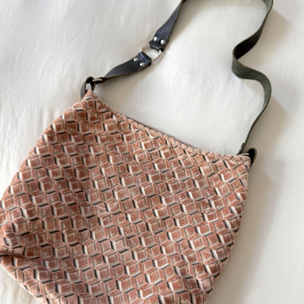 Chic Sak Handmade Woven Shoulder Bag Pink Tan Y2K Boho Hernandez Sewing